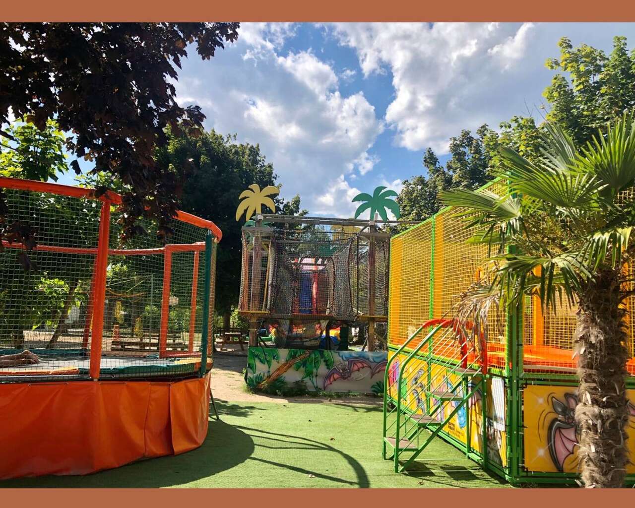 Camping Domaine de Beauséjour, Campings à La BalmelesGrottes