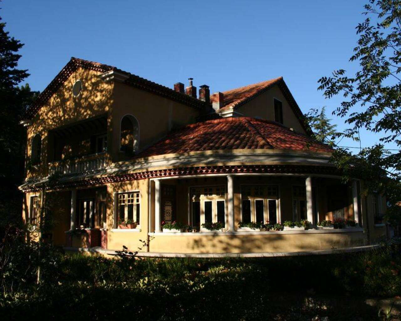 Maison De Retraite Saint Pons De Thomieres